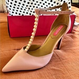 Light pink leather t-strap heel with faux pearl detailing. 💗🎀